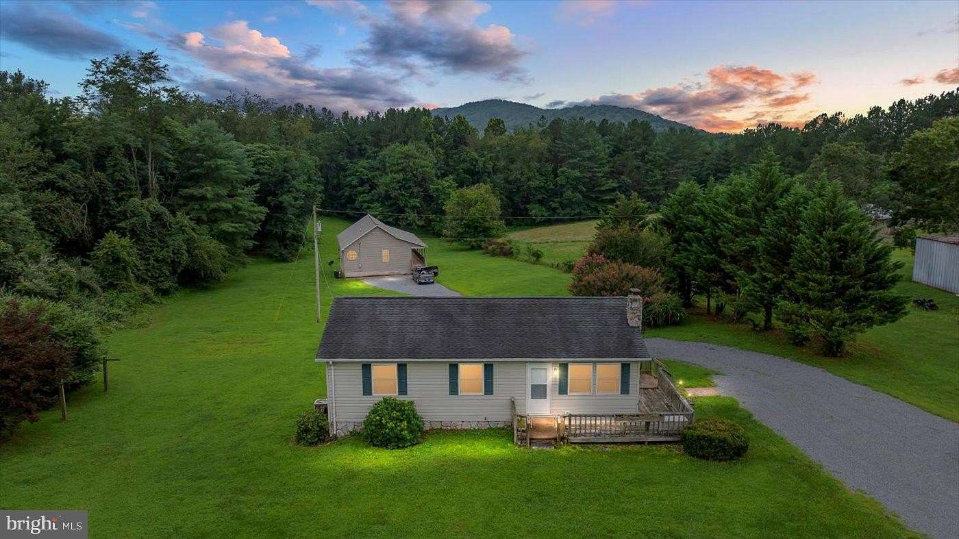 2 Acres of Residential Land with Home for Sale in Sperryville, Virginia