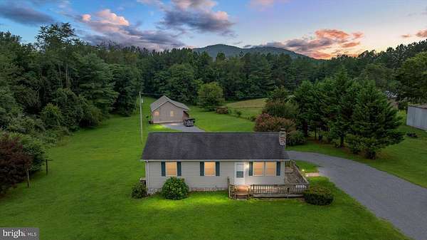 2 Acres of Residential Land with Home for Sale in Sperryville, Virginia