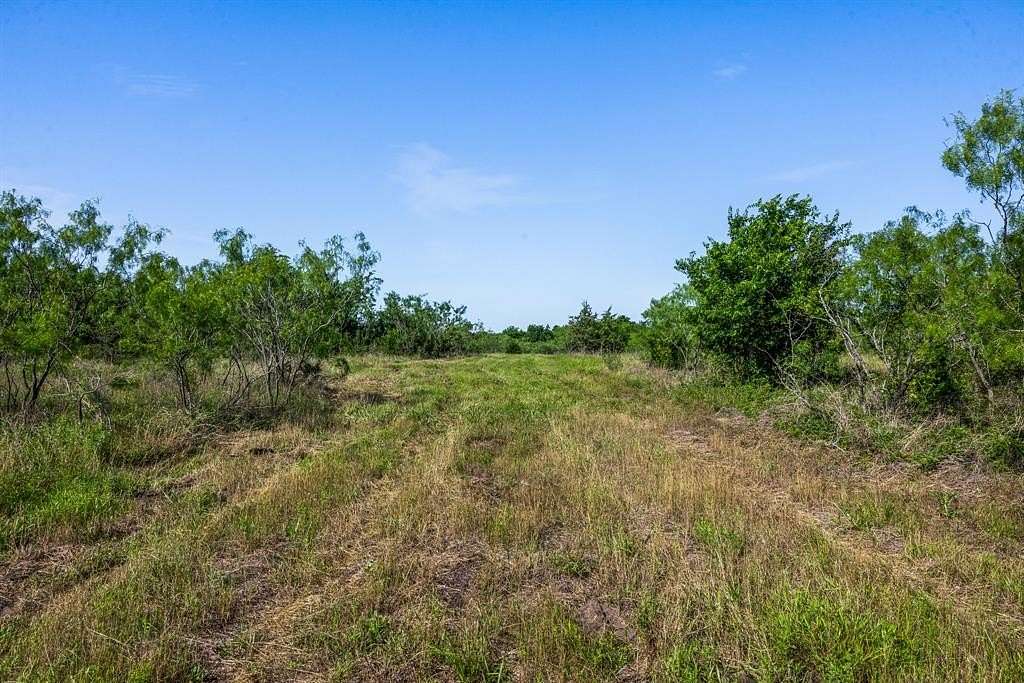 10 Acres of Recreational & Residential Land for Sale in Groesbeck, Texas