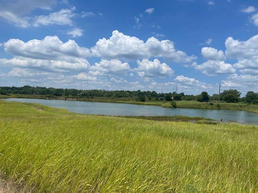 6 Acres of Residential Land for Sale in Quinlan, Texas