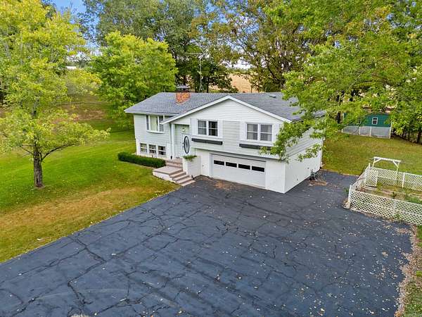 9.44 Acres of Residential Land with Home for Sale in Mountain Home, Arkansas