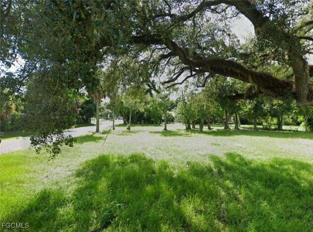 0.1 Acres of Land for Sale in Fort Myers, Florida