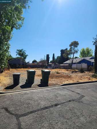 0.22 Acres of Residential Land for Sale in Brentwood, California