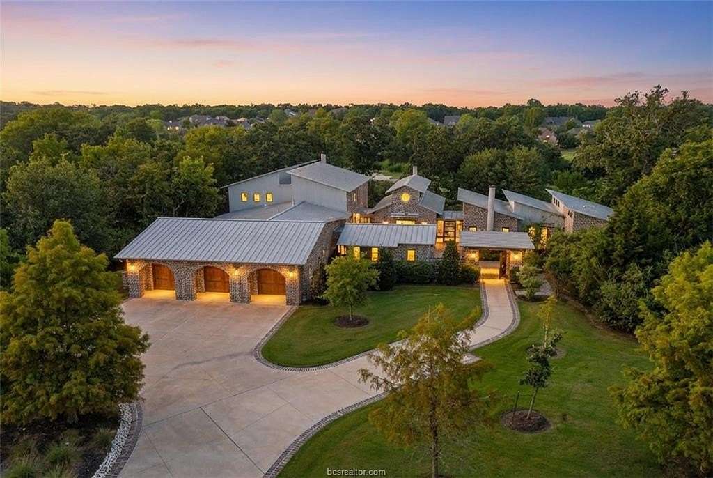 1.83 Acres of Improved Mixed-Use Land for Sale in Bryan, Texas