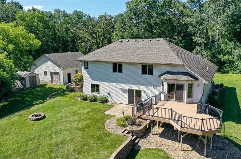 4.4 Acres of Residential Land with Home for Sale in Wyoming, Minnesota