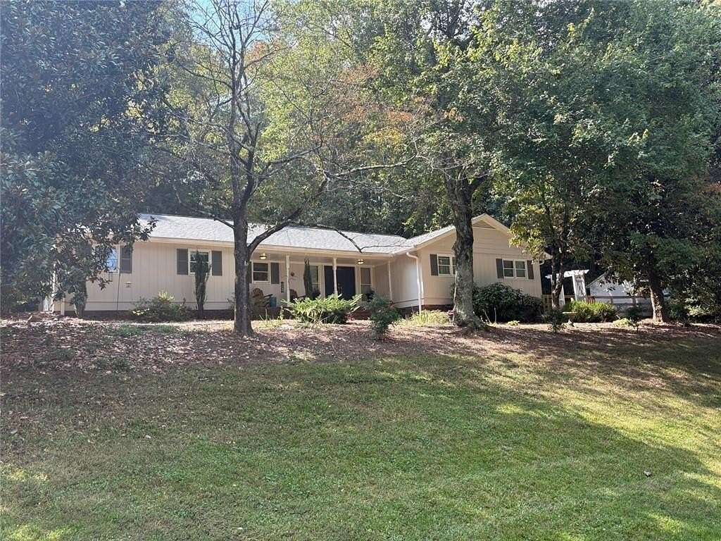 1.5 Acres of Residential Land with Home for Sale in Marietta, Georgia