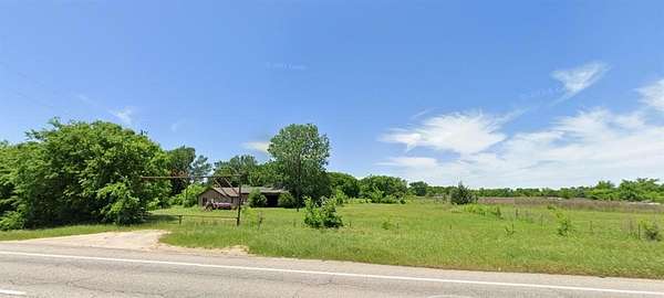 7 Acres of Mixed-Use Land for Sale in Trenton, Texas