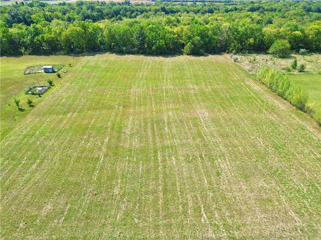3 Acres of Residential Land for Sale in Sedalia, Missouri