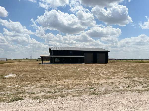 2 Acres of Improved Residential Land for Sale in Seminole, Texas