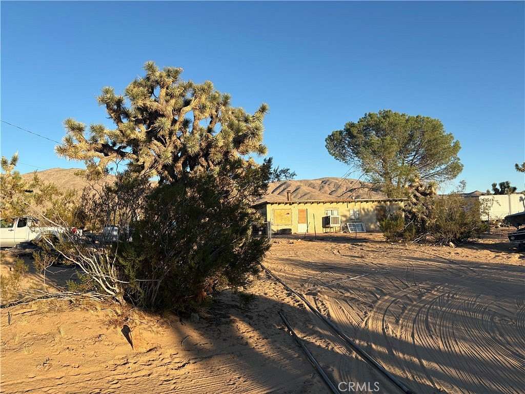5 Acres of Residential Land with Home for Sale in Apple Valley, California