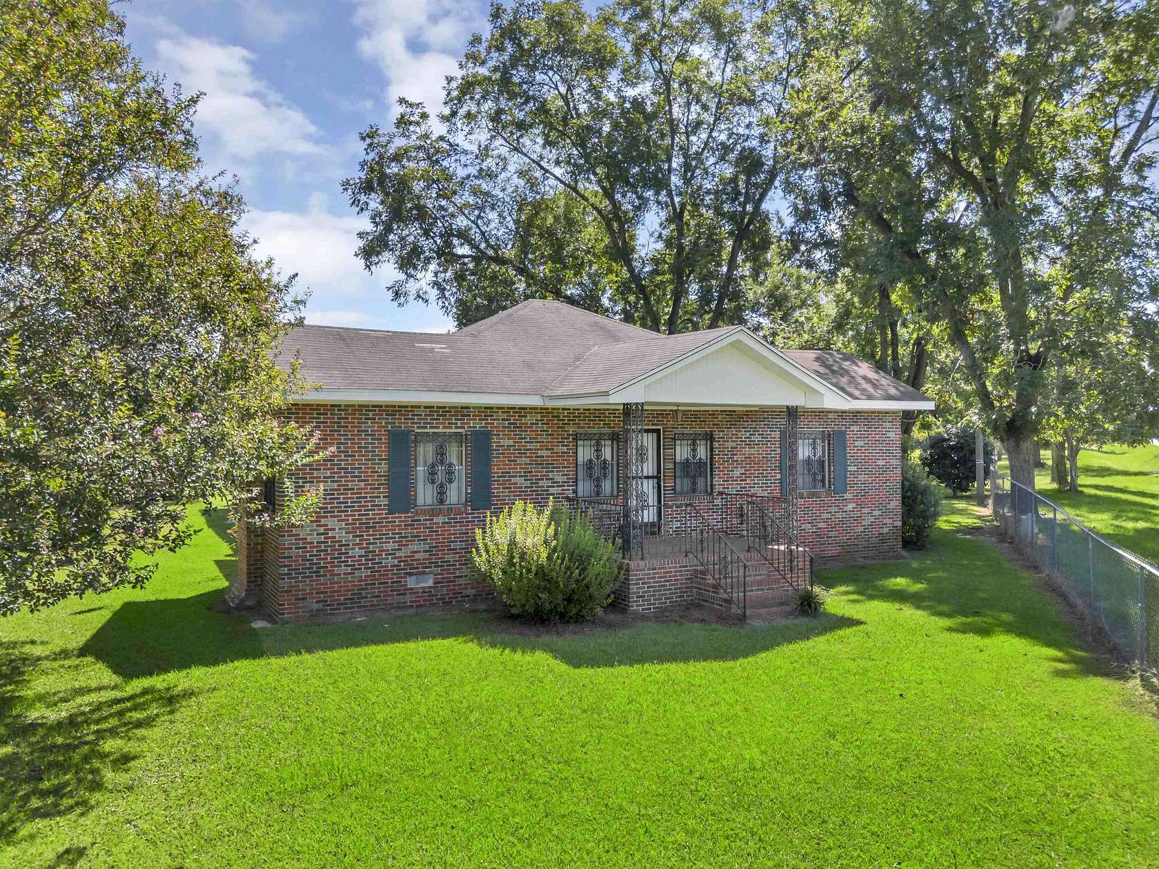 12 Acres of Land with Home for Sale in Attapulgus, Georgia