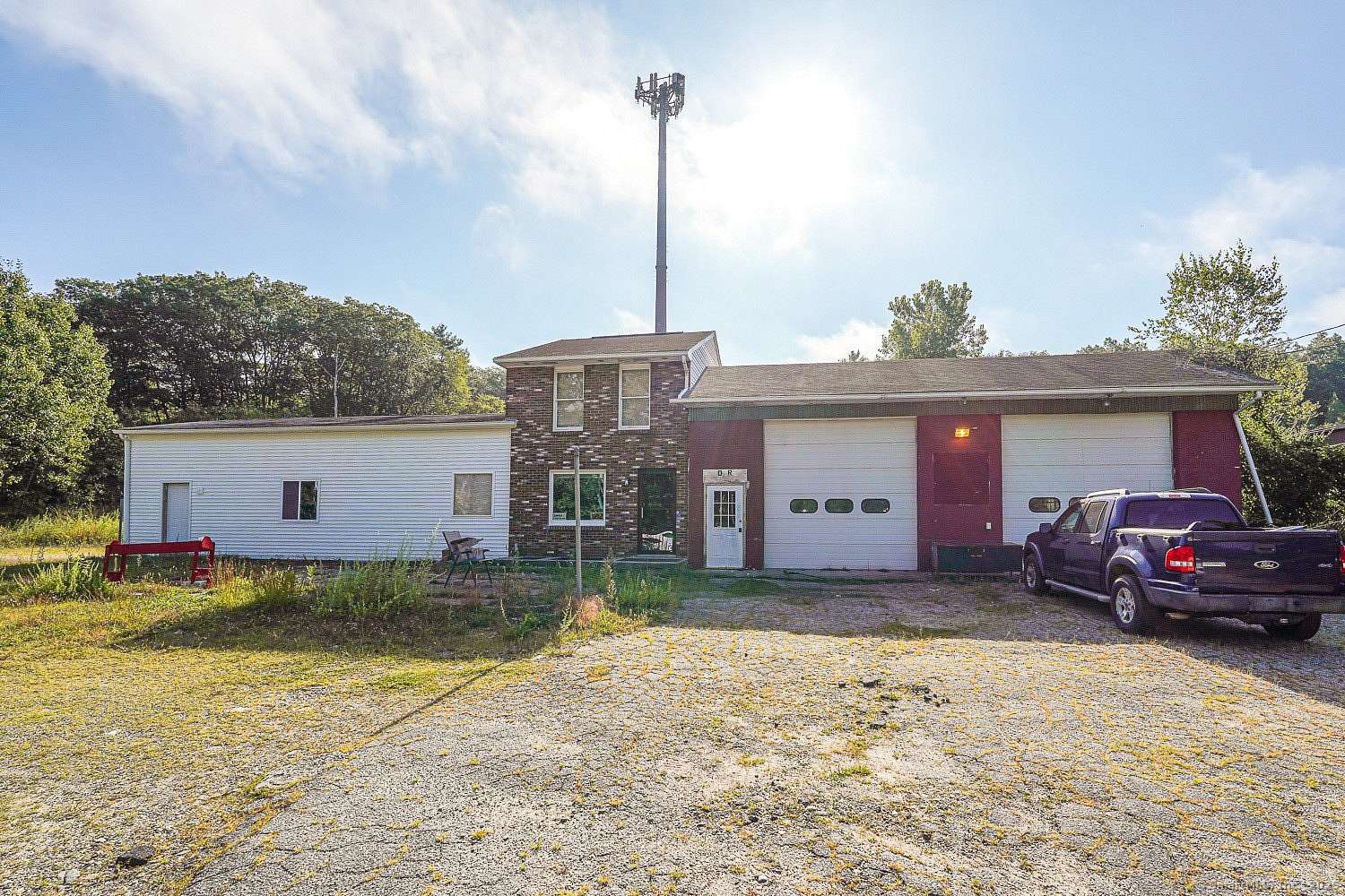 2 Acres of Improved Commercial Land for Sale in Thompson, Connecticut