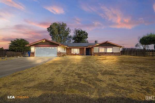 4.8 Acres of Residential Land with Home for Sale in Bakersfield, California