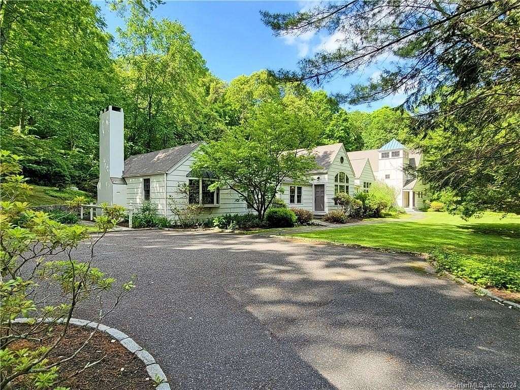 1.56 Acres of Land with Home for Sale in Ridgefield, Connecticut