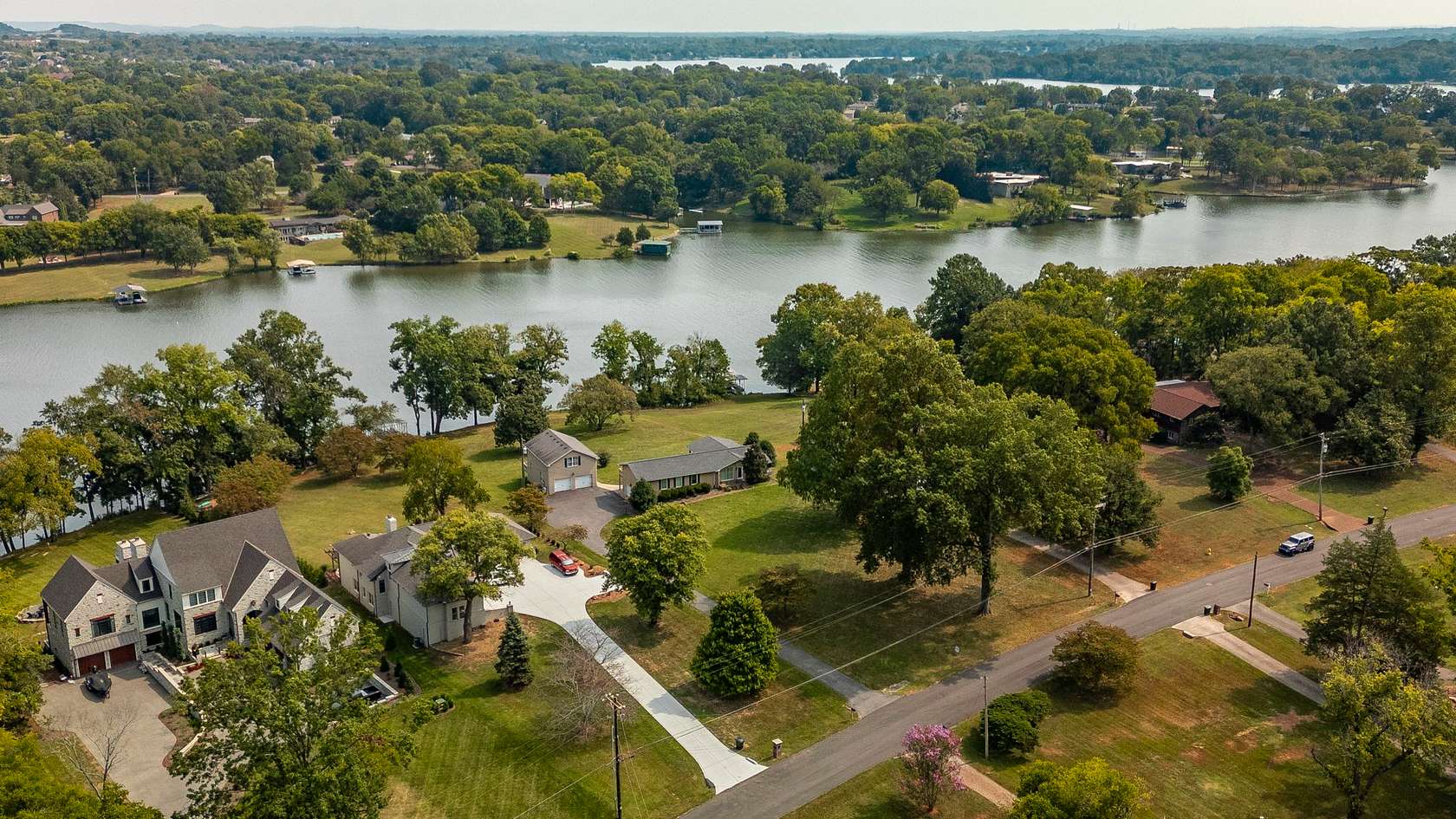 1.59 Acres of Residential Land with Home for Sale in Hendersonville, Tennessee