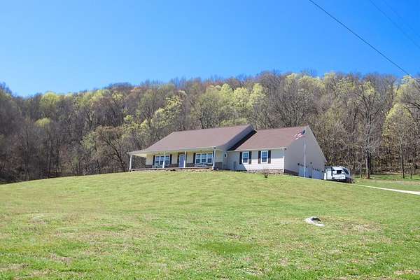 43 Acres of Land with Home for Sale in Sparta, Tennessee