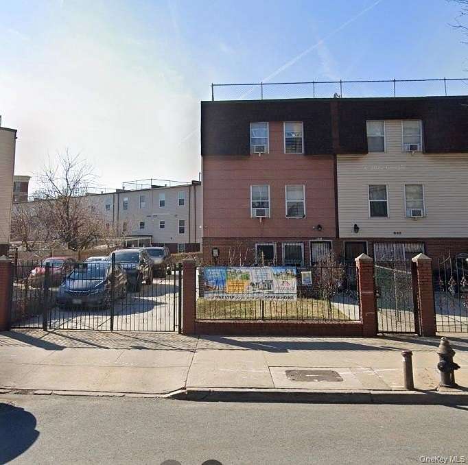 0.1 Acres of Residential Land for Sale in Bronx, New York