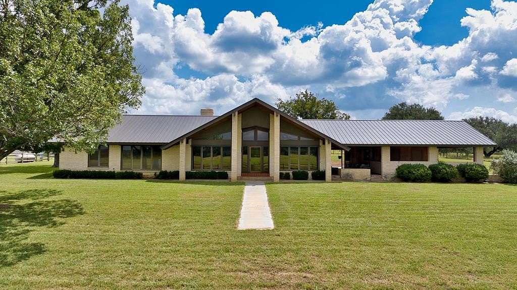 21.5 Acres of Land for Sale in Fredonia, Texas