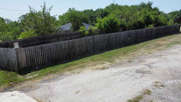 1.13 Acres of Residential Land for Sale in San Antonio, Texas