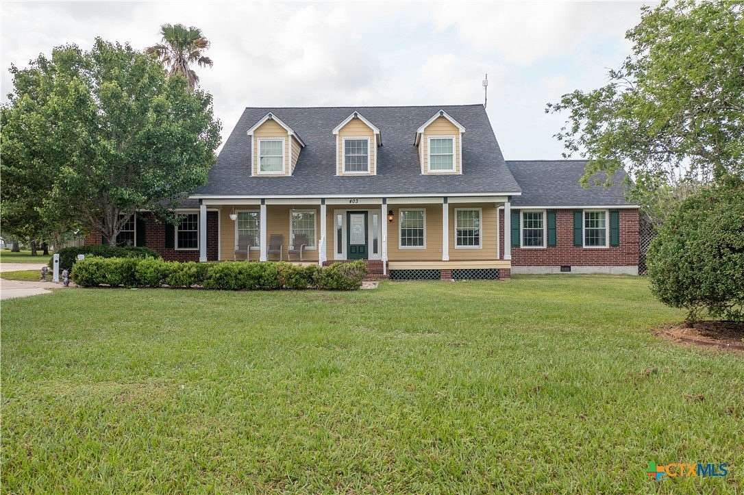 3 Acres of Residential Land with Home for Sale in Victoria, Texas