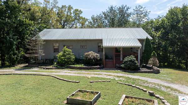 11.3 Acres of Land with Home for Sale in Franklin, Missouri