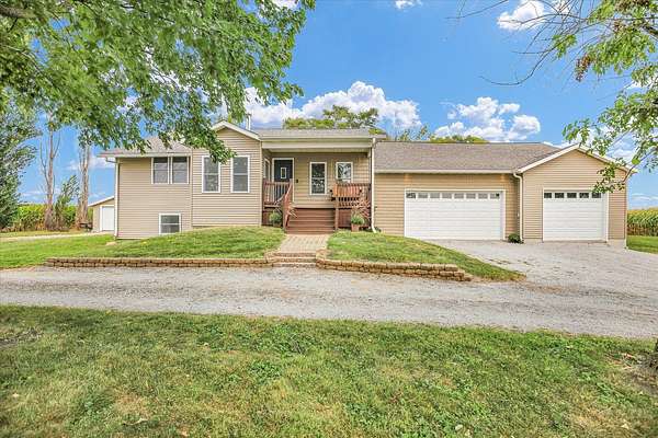 2 Acres of Residential Land with Home for Sale in Tuscola, Illinois