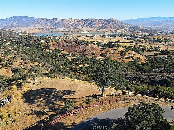 1 Acre of Residential Land for Sale in Tehachapi, California
