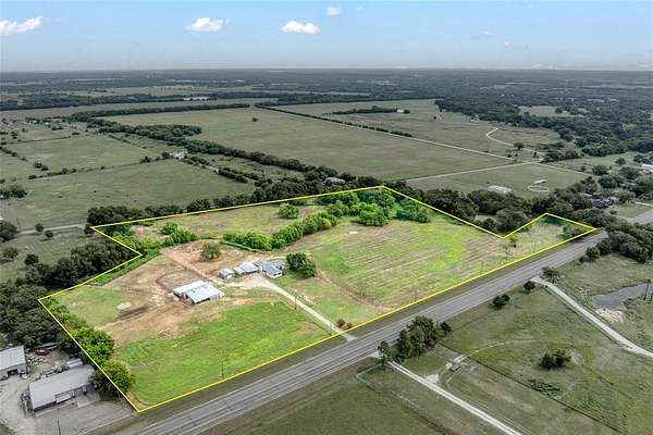 17 Acres of Land with Home for Sale in Whitesboro, Texas