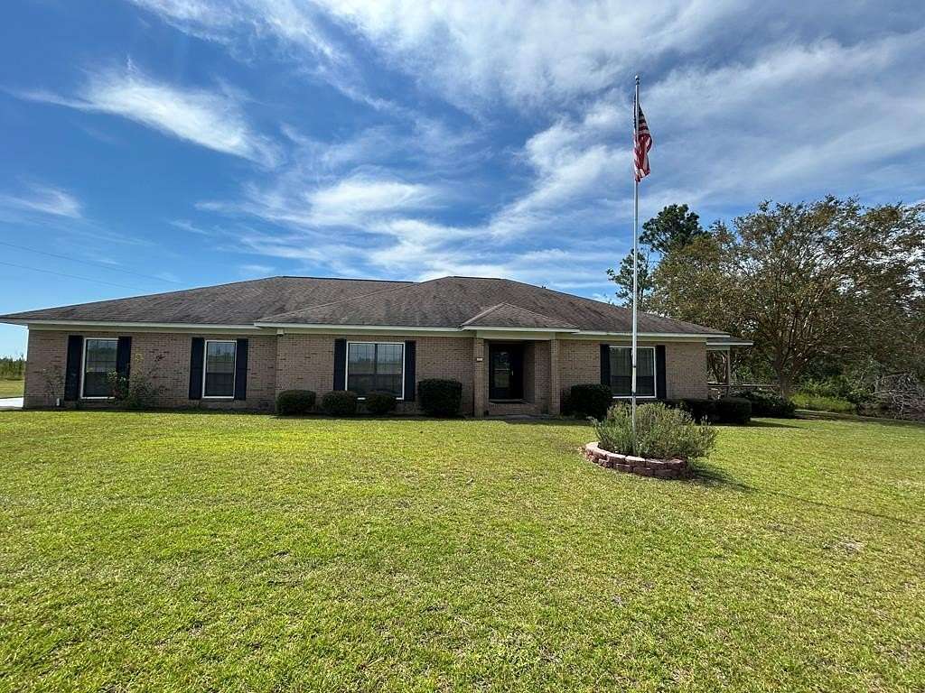 4.6 Acres of Residential Land with Home for Sale in Denton, Georgia