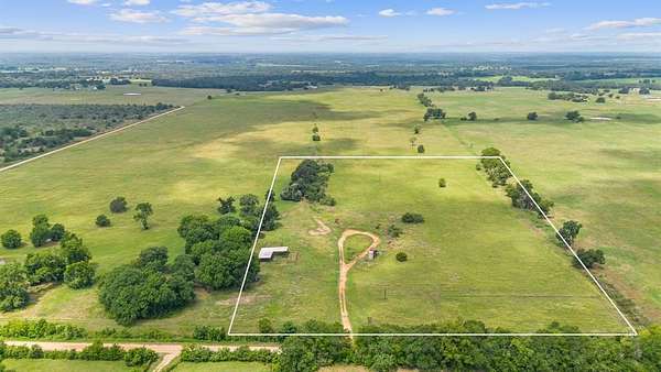 16.9 Acres of Recreational Land & Farm for Sale in Caldwell, Texas