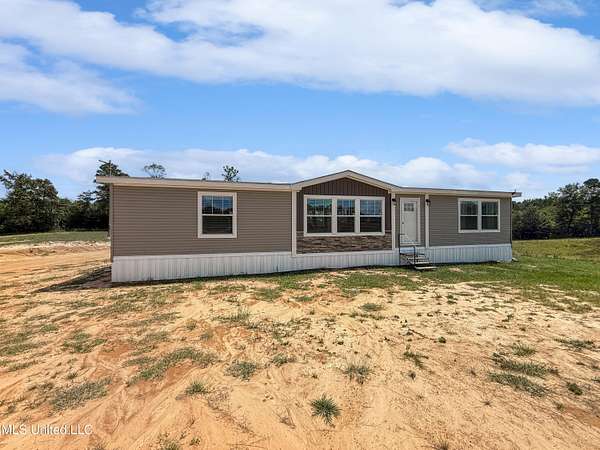 4.4 Acres of Residential Land with Home for Sale in Pinola, Mississippi