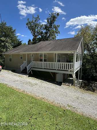 1.5 Acres of Land with Home for Sale in Knoxville, Tennessee