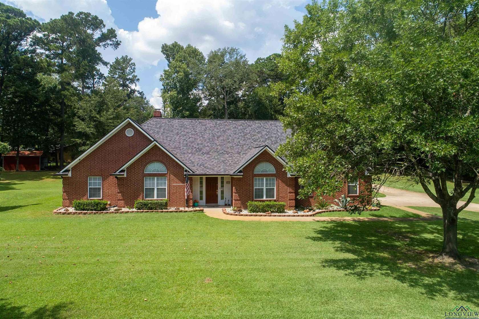 1.83 Acres of Residential Land with Home for Sale in Hallsville, Texas