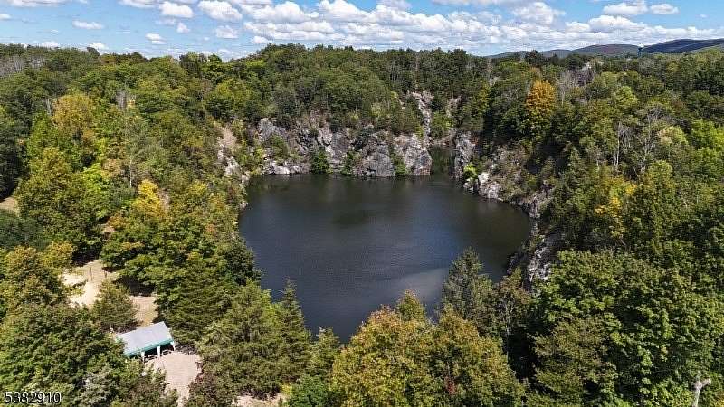 26.2 Acres of Recreational Land for Sale in Franklin, New Jersey