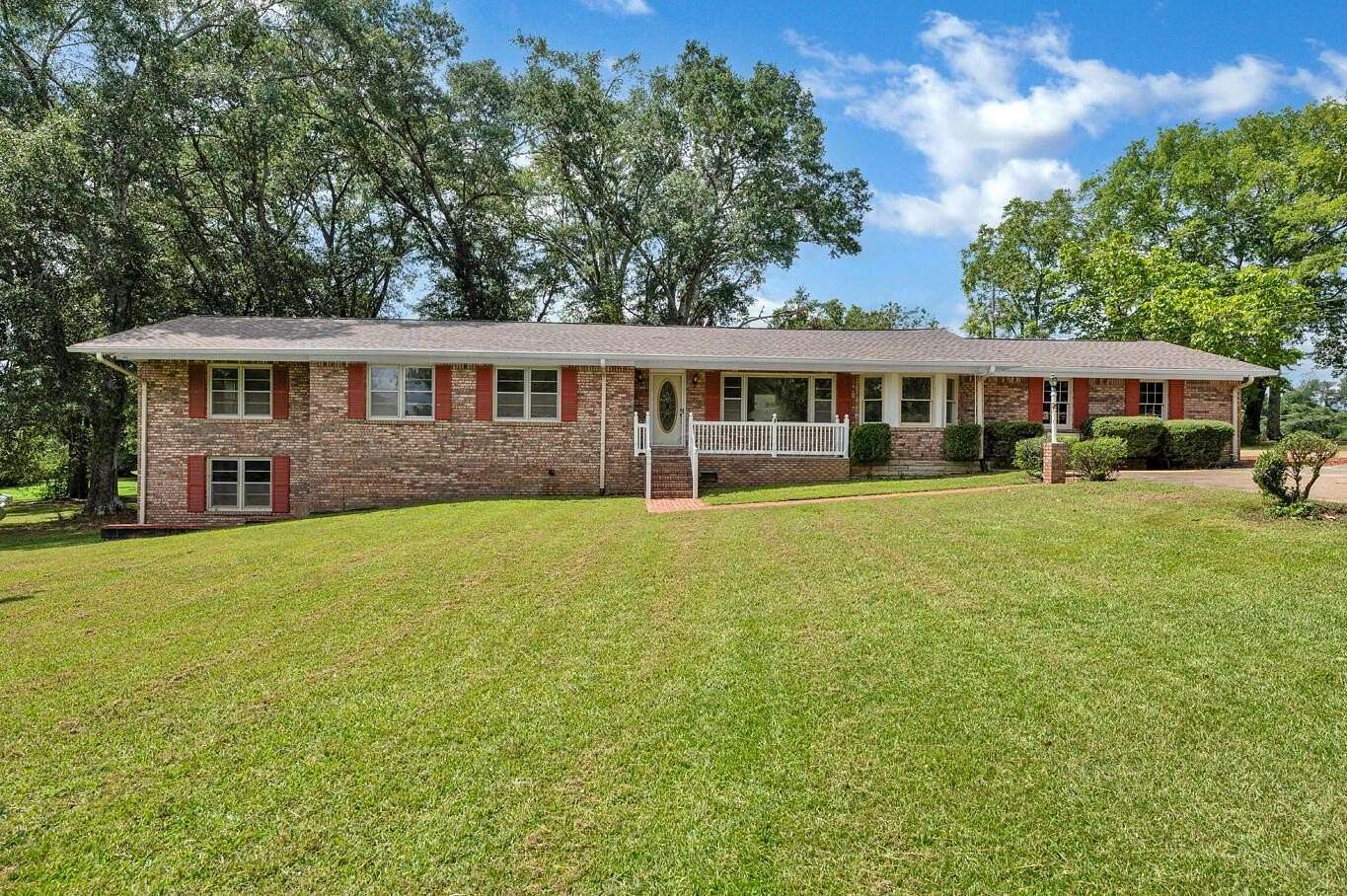 1.7 Acres of Residential Land with Home for Sale in Jasper, Alabama