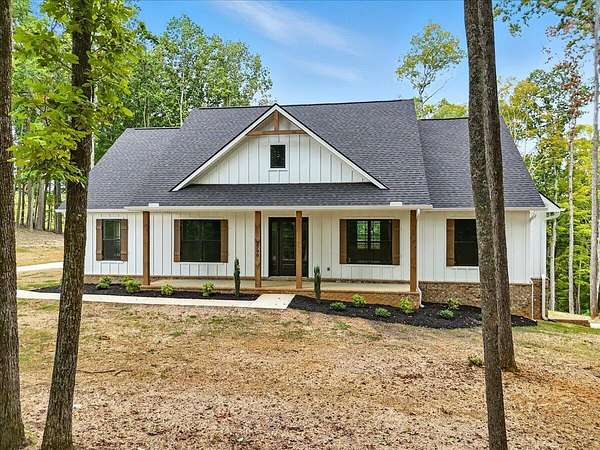 5 Acres of Residential Land with Home for Sale in Talbott, Tennessee