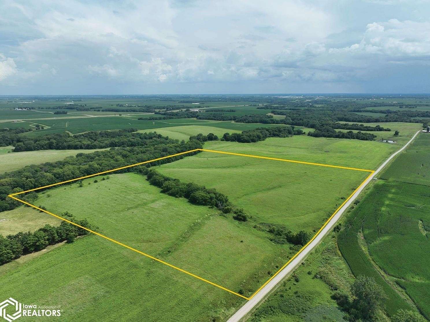 40.7 Acres of Agricultural Land for Sale in Mount Pleasant, Iowa