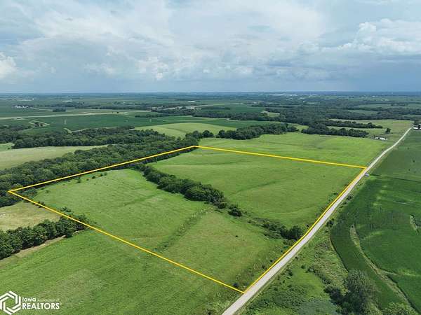 40.7 Acres of Agricultural Land for Sale in Mount Pleasant, Iowa