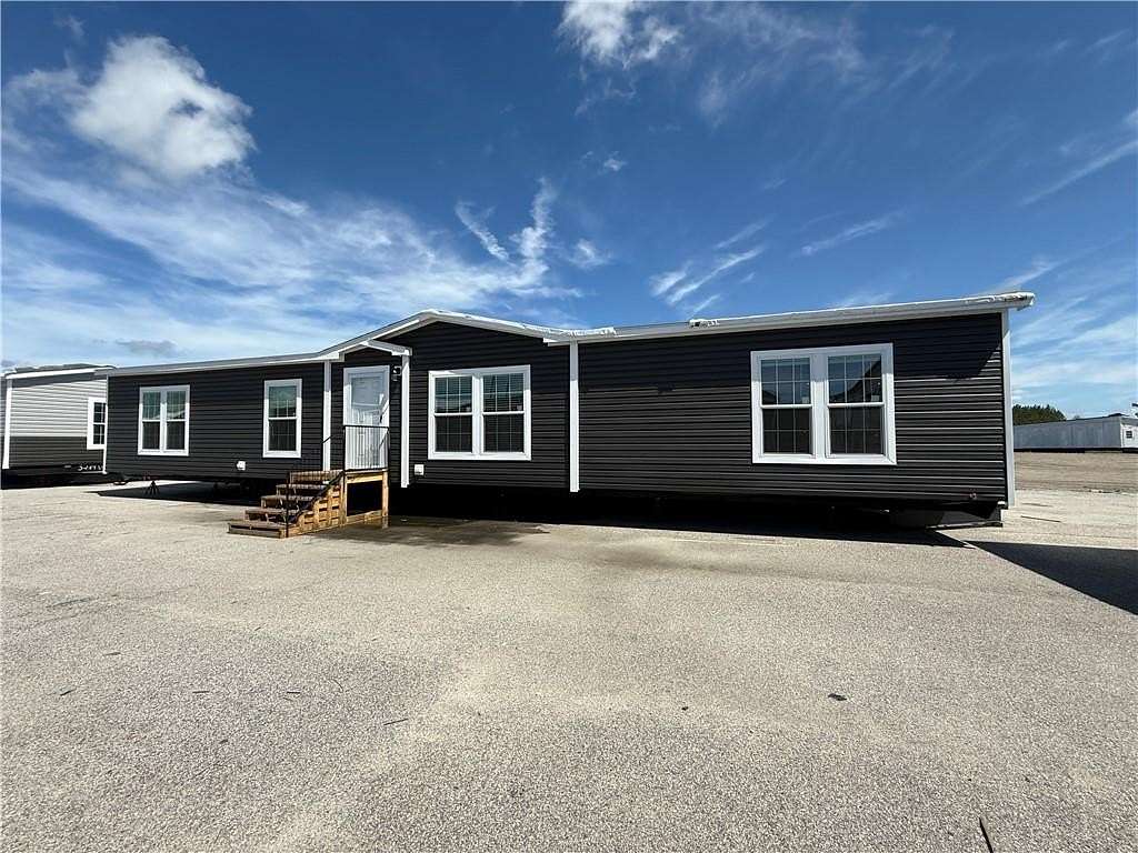 2 Acres of Residential Land with Home for Sale in Hoboken, Georgia