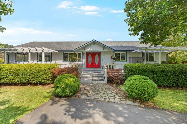 10 Acres of Land with Home for Sale in Oakland, Oregon