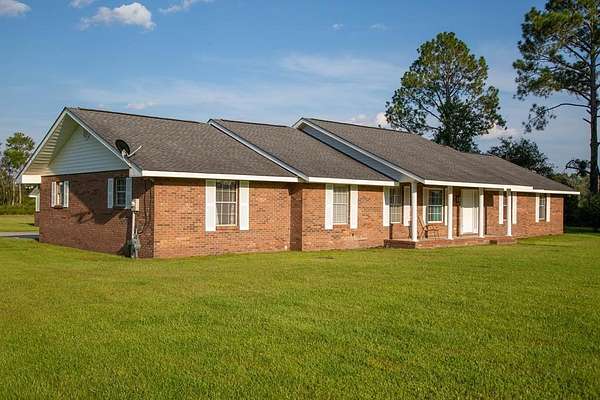 3 Acres of Residential Land with Home for Sale in Baxley, Georgia