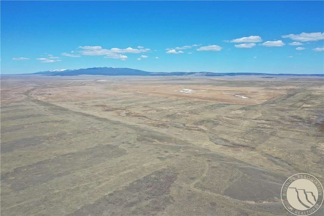 1,320 Acres of Agricultural Land with Home for Sale in Lavina, Montana