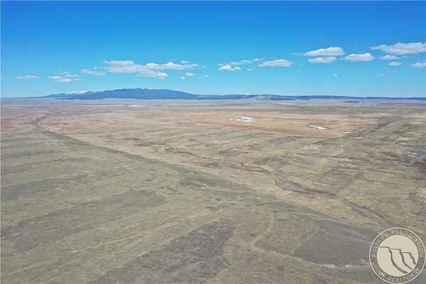 1,320 Acres of Agricultural Land with Home for Sale in Lavina, Montana