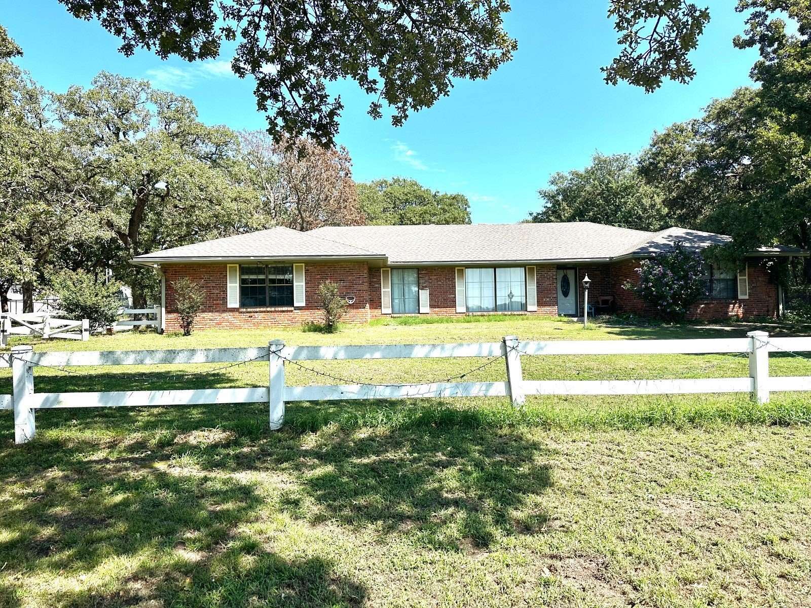 4.17 Acres of Residential Land with Home for Sale in Ada, Oklahoma