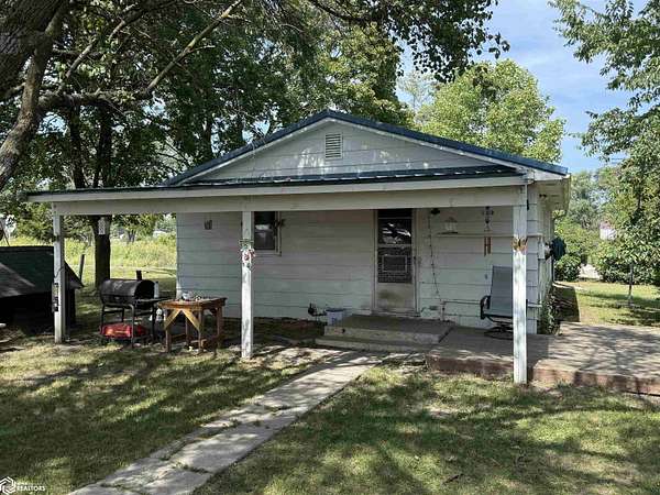 2 Acres of Residential Land with Home for Sale in Kellerton, Iowa