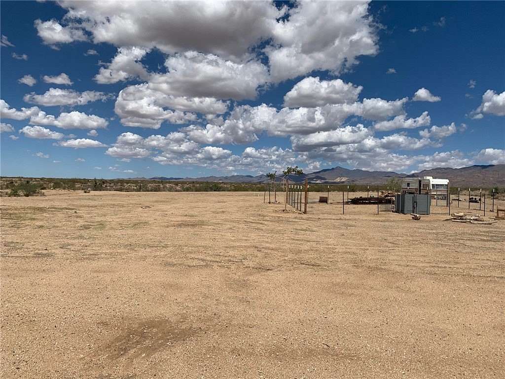 2.1 Acres of Residential Land for Sale in Golden Valley, Arizona