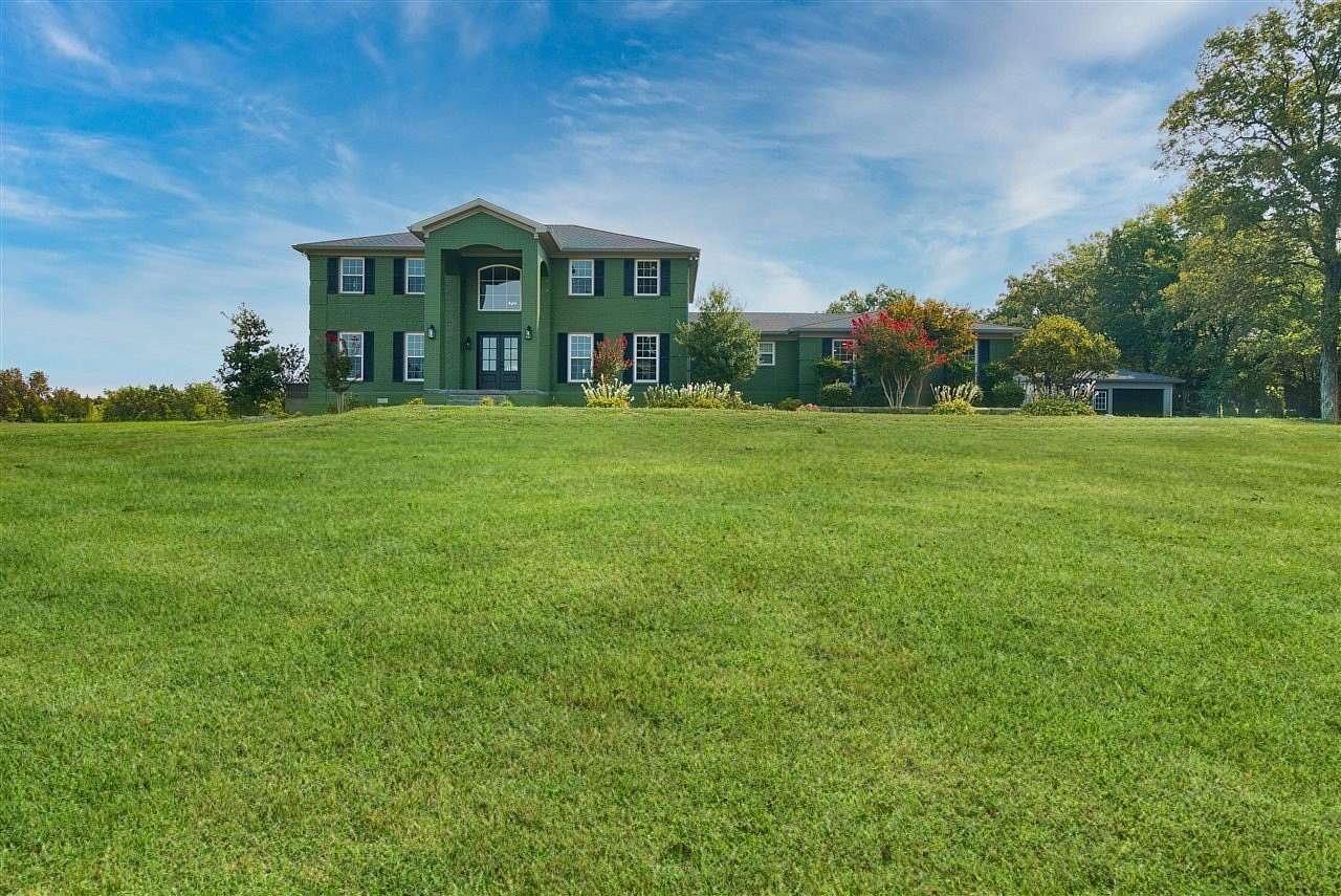 38.3 Acres of Land with Home for Sale in Russellville, Kentucky