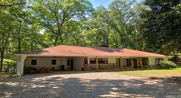 6.86 Acres of Land with Home for Sale in Hot Springs, Arkansas