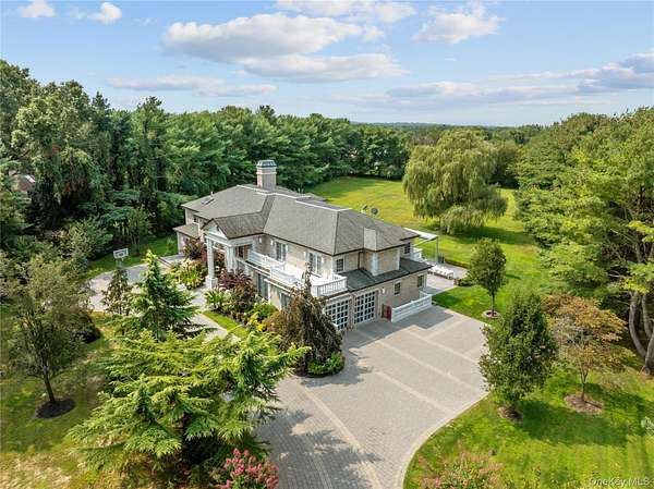 2.53 Acres of Residential Land with Home for Sale in Upper Brookville, New York