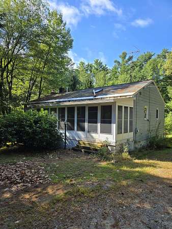 3.22 Acres of Residential Land with Home for Sale in Concord, New Hampshire